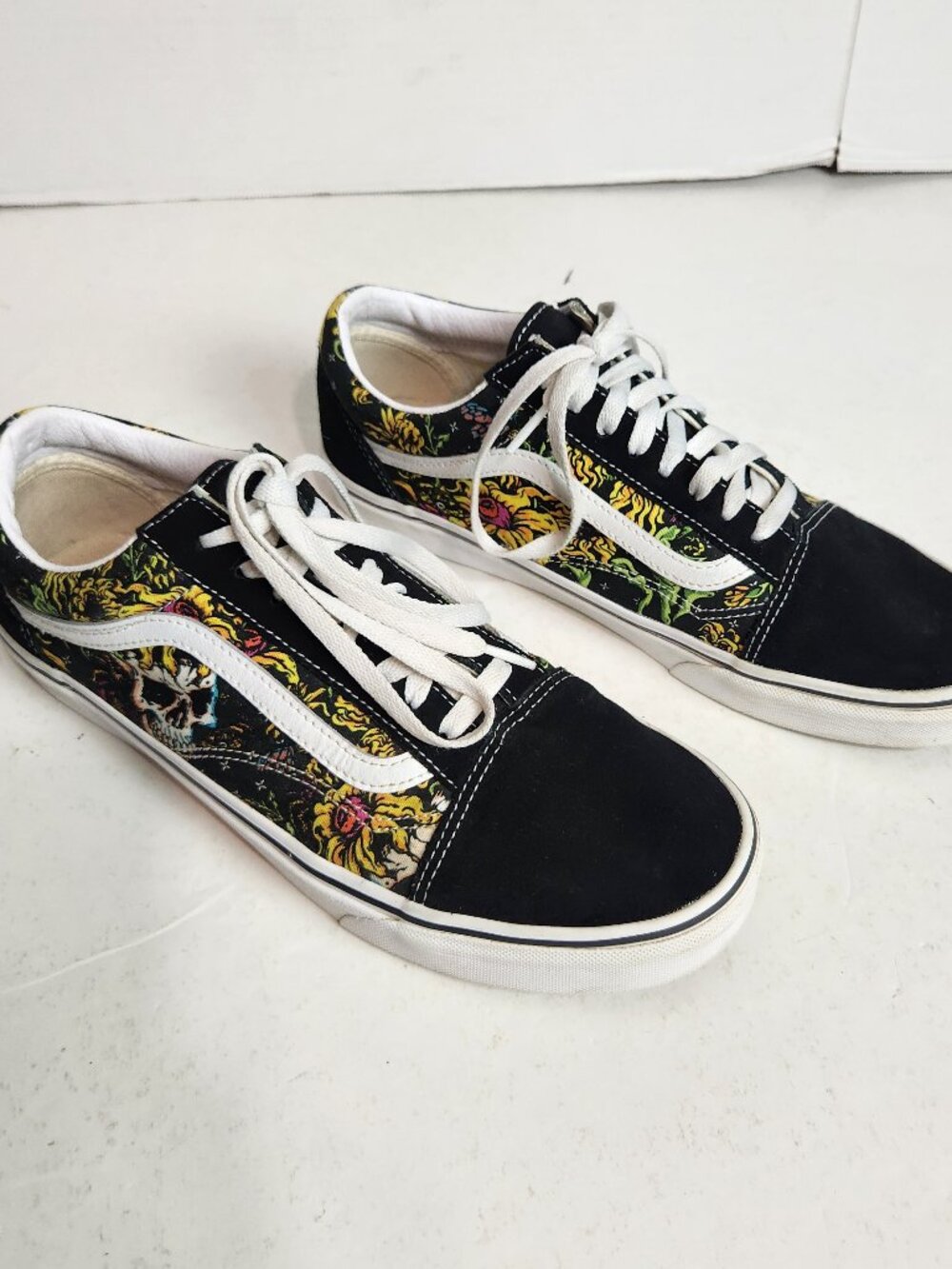 VANS Old Skool Shoes Men's Size 10 Beauty Skull Black Multicolor Skate Sneakers